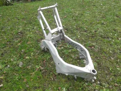 Cadre yamaha 750 yzf 1994 - photo 2