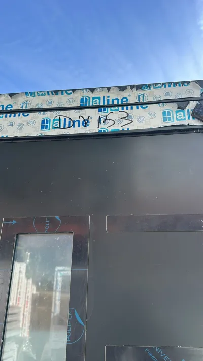 Porte d’entrée avec deux fixes en 7016 - photo 2