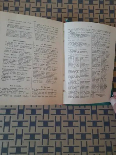 Larousse de poche, dictionnaire bilingue français - photo 2