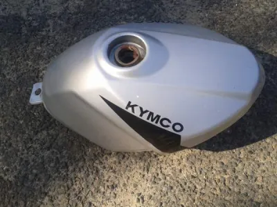 Réservoir kimko 125 quanon 2012 - photo 2