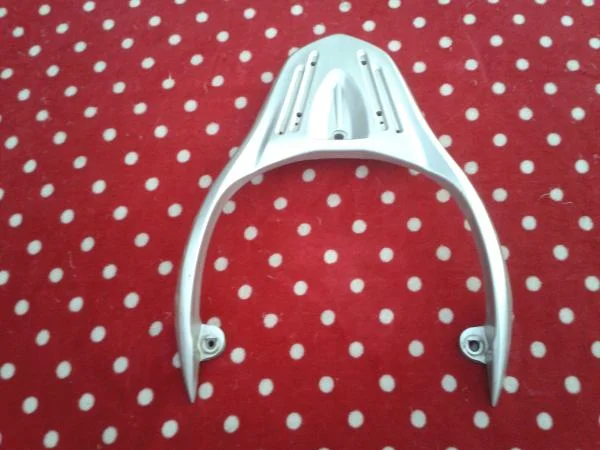 Porte paquet scooter suzuki 125 sixteen 2014 - Équipements Moto - Compiègne (60200)