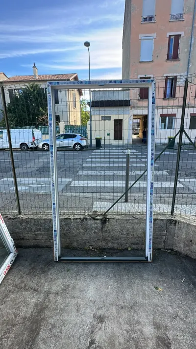 Cadre de porte fenêtre pvc blanc deux vantaux - Bricolage