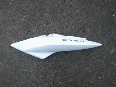 Cache lateral gauche kawasaki z 750 2013 - photo 2
