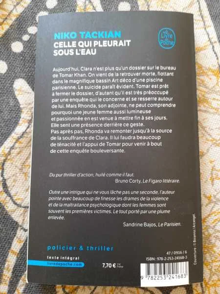 Celle qui pleurait sous l'eau - niko tackian - Livres - Saint-Satur (18300)