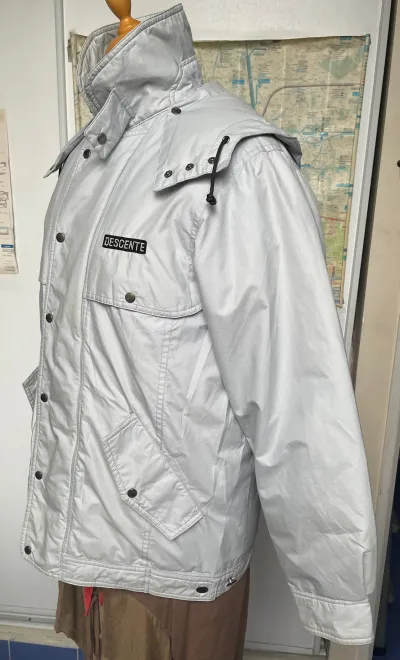 Veste d'hiver femmes DESCENTE couleur gris perle - Vêtements Femme - Paris 16e Arrondissement (75016)