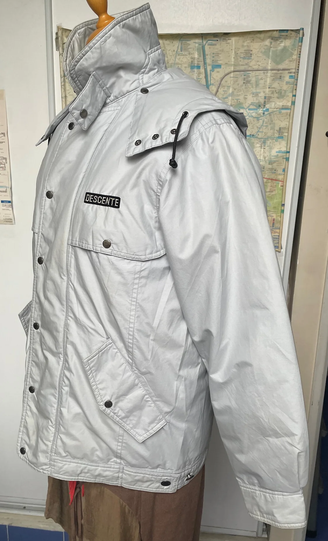 Veste d'hiver femmes DESCENTE couleur gris perle - Vêtements Femme - Paris 16e Arrondissement (75016)