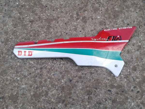 Cache latéral droit apprilia af1 125 réplica 1989 - Équipements Moto - Dampleux (02600)