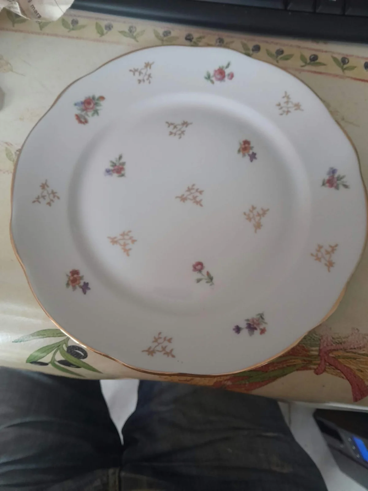 Assiette  L' Archeveque 4- - Arts de la Table - Saint-Satur (18300)