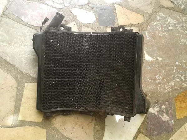 Radiateur kawasaki 1100 zzr 1991 - Équipements Moto - Nancy (54000)