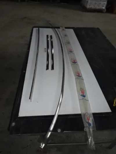 Moulure de pare-brise maserati quattroporte s3 - photo 4