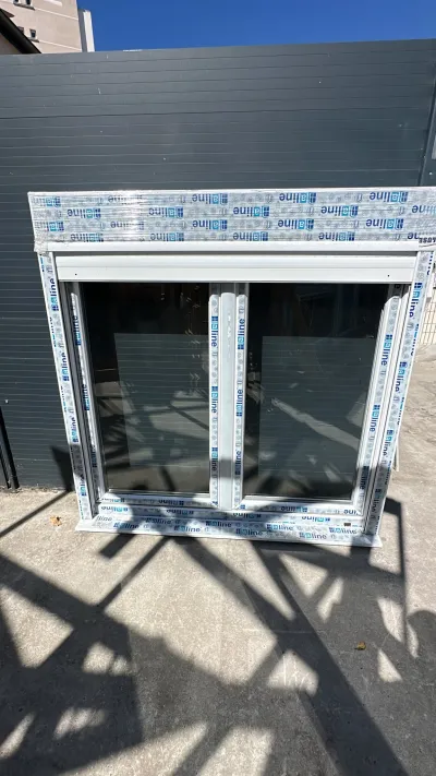 Fenêtre PVC blanc avec volet roulant deux vantaux - Bricolage