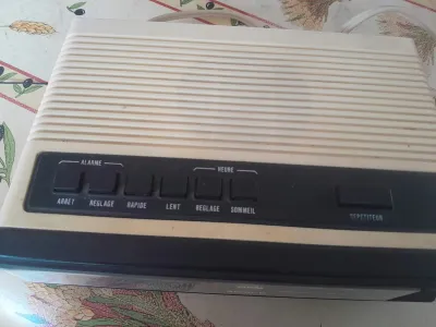 Ancien radio réveil GPM 3500 - photo 4