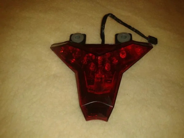 Feu arriére kawasaki 400 ninja 2021 - Équipements Moto - Compiègne (60200)