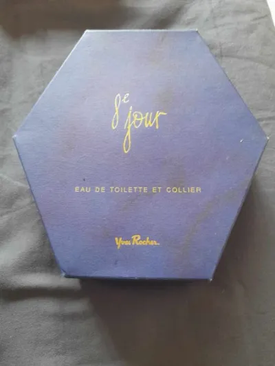 Coffret eau de toilette et collier 8 e jour - Beauté & Bien-être - Saint-Satur (18300)
