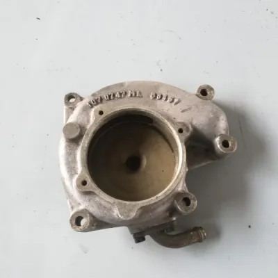 Corps de pompe à eau pour maserati quattroporte s3 - photo 2