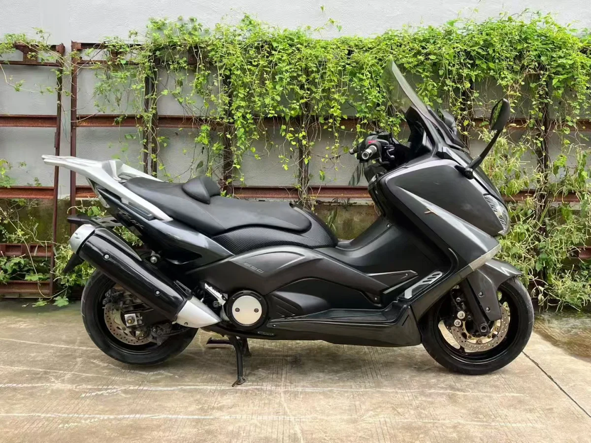 Vente/enchère de Can-Am Outlander neufs, scooters, - Motos & Scooters - Bordeaux (33100)