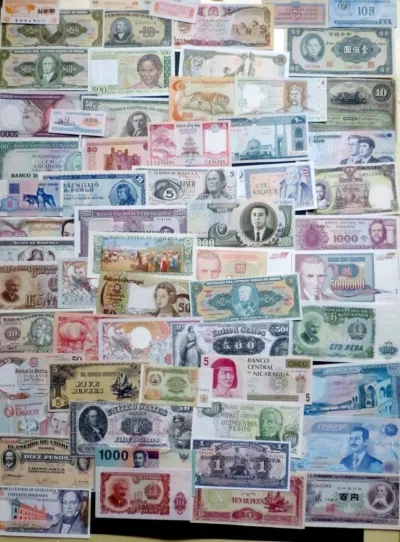 Lot de 700 billets du monde - photo 2