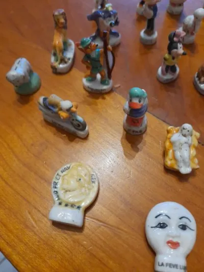 Lot 36 fèves divers marques disney , warner bros - photo 3