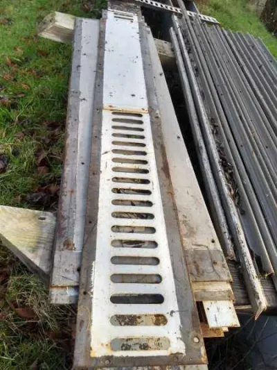 Grille de caniveau en acier - Bricolage - Montmaur (11320)