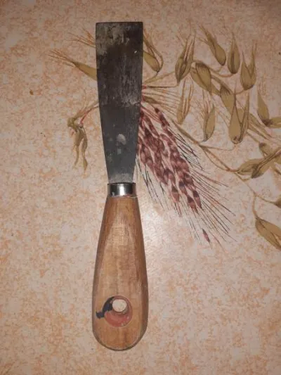 Spatule à platre - Bricolage - Saint-Satur (18300)