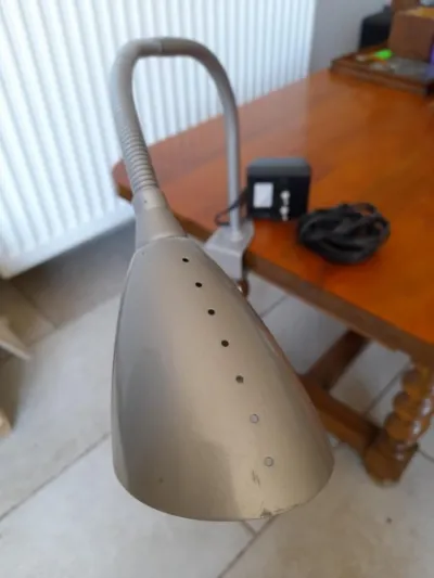 Lampe de bureau en métal chromé - fixation à vis - Décoration