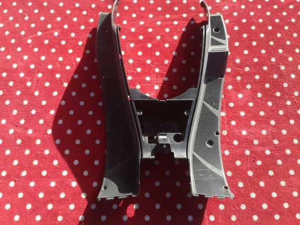 Base de repose pieds scooter mbk 125 skiliner 2004 - Équipements Moto - Compiègne (60200)