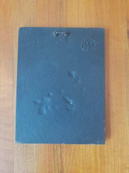 Ancienne petite plaque en fonte 1951 - naissange - Décoration - Saint-Satur (18300)