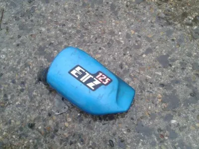 Cache latéral gauche mz 125 etz 1994 - photo 2