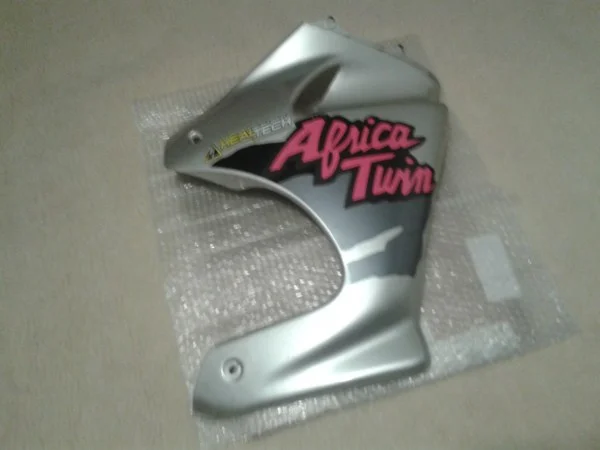 Flanc carénage droit honda 750 africa twin 1996 - Équipements Moto - Compiègne (60200)