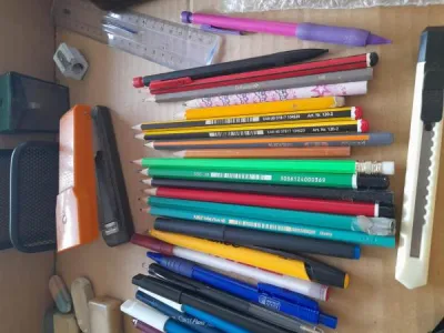 Lot 51 fournitures de bureau , école - stylos - photo 3