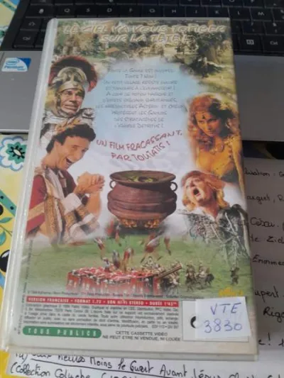 Cassette vhs " astérix et obélix " - photo 2