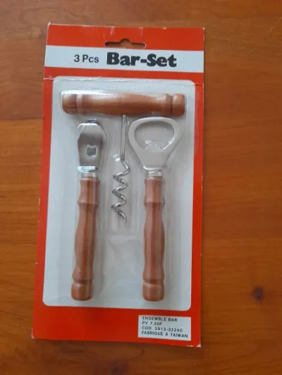 Set de bar - decapsuleur/tire bouchon/ouvre bocal - Collection - Saint-Satur (18300)