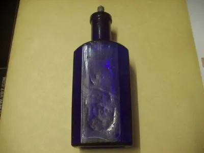 Rare flacon bleu de 1900 - Collection