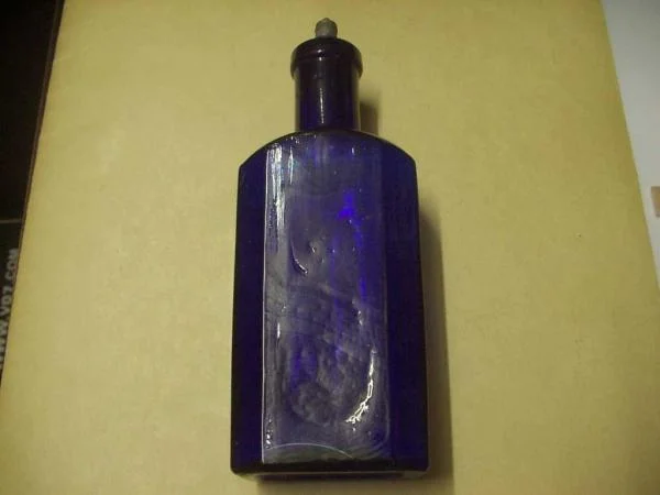 Rare flacon bleu de 1900 - Collection - Troyes (10000)