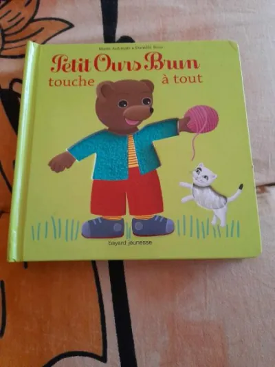Petit ours brun touche à tout - marie aubinais - Livres - Saint-Satur (18300)