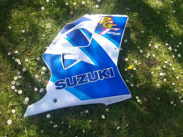 Flanc carénage droit suzuki 125 rgv 1992 - Équipements Moto - Le Pré-Saint-Gervais (93310)
