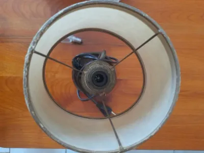 Ancienne lampe de chevet en bois style chandelier - photo 2