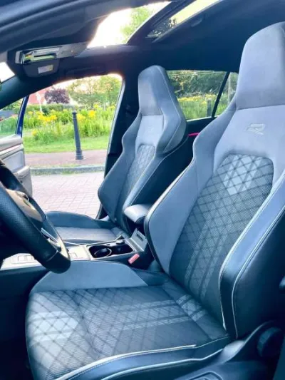 Golf 1st, modèle viii sw 2.0 tdi scr 150 r-line - Voitures - Lille (59000)