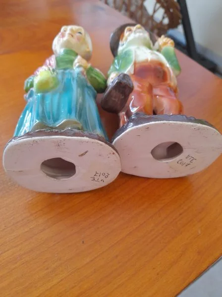 Couple de personnes âgées en céramique - Décoration - Saint-Satur (18300)