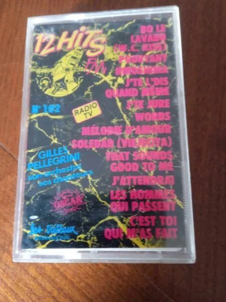Cassette audio " 12 hits fm " - CD, DVD & Vinyles - Saint-Satur (18300)
