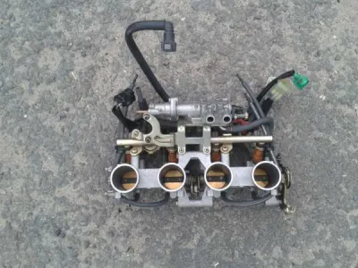 Rampe injection yamaha fz6s 2005 - Équipements Moto - Verberie (60410)