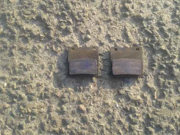 Plaquettes de freins arriére suzuki 750 gsxf 1996 - Équipements Moto - Verberie (60410)