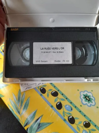Cassette vhs " la ruée vers l'or " - photo 2