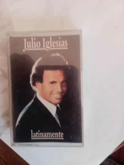 Cassette audio " julio iglesias " - CD, DVD & Vinyles - Saint-Satur (18300)