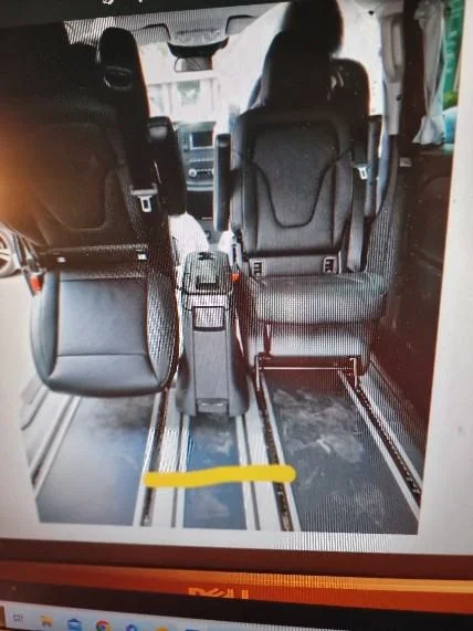 Sieges individuels 1+1 mercedes class v 250 447 - Voitures - Molenbeek-Saint-Jean (1080)