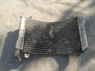 Radiateur suzuki 250 rgv 1989 - Équipements Moto - Compiègne (60200)