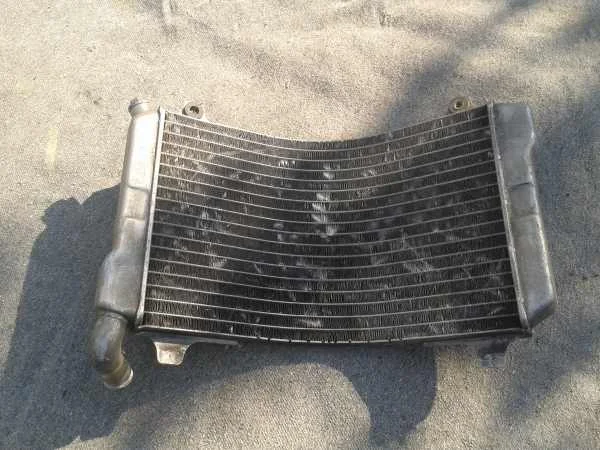 Radiateur suzuki 250 rgv 1989 - Équipements Moto - Compiègne (60200)