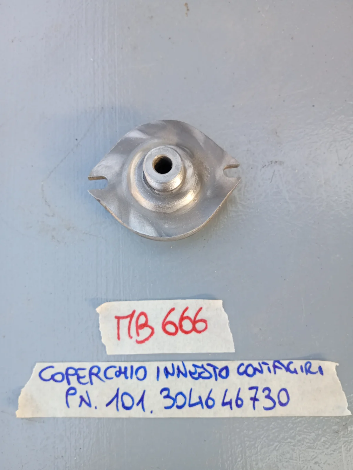Couvercle raccord compte-tours Maserati Mistral - Équipements Auto - Nice (06000)