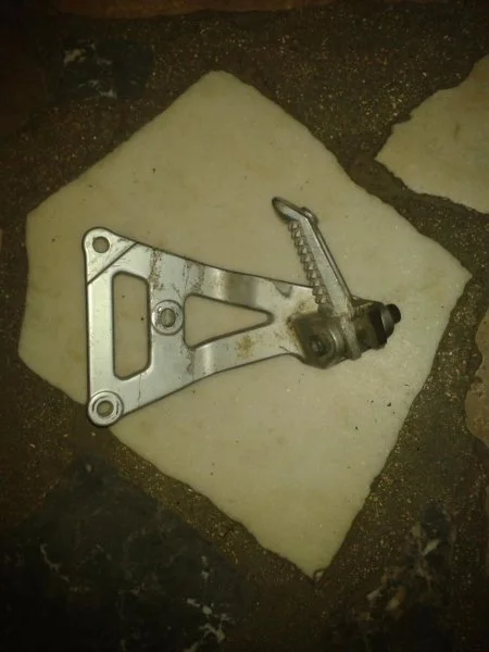 Platine arriére gauche suzuki gsxr 750 rw 1994 - Équipements Moto - Nancy (54000)