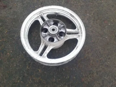 Roue arriére blanche kawasaki 500 gpz 1993 - photo 4